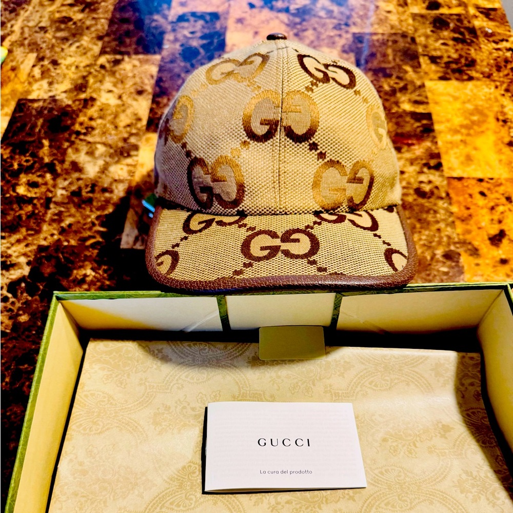 New Authentic Gucci GG Supreme Logo Baseball Hat Size Medium